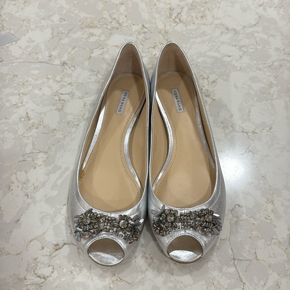 Vera Wang Shoes - Vera Wang Size 7.5 Ballet Falts never been worn.